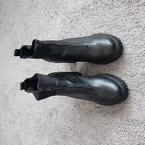 MADDEN GIRL Lug Sole Boots 8M